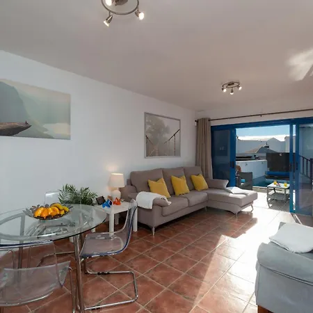 104 - Elise Present By Now Ltd * Playa Blanca (Lanzarote)