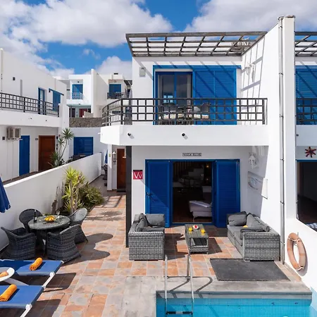 104 - Elise Present By Now Ltd * Playa Blanca