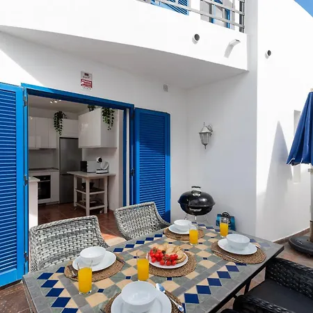 104 - Elise Present By Now Ltd * Playa Blanca (Lanzarote)