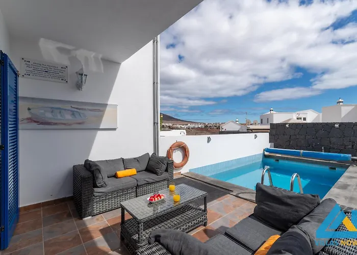 104 - Elise Present By Now Ltd Villa Playa Blanca (Lanzarote)